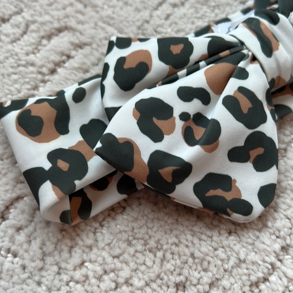 Mud Pie leopard print waterproof headband - Picture 3 of 8